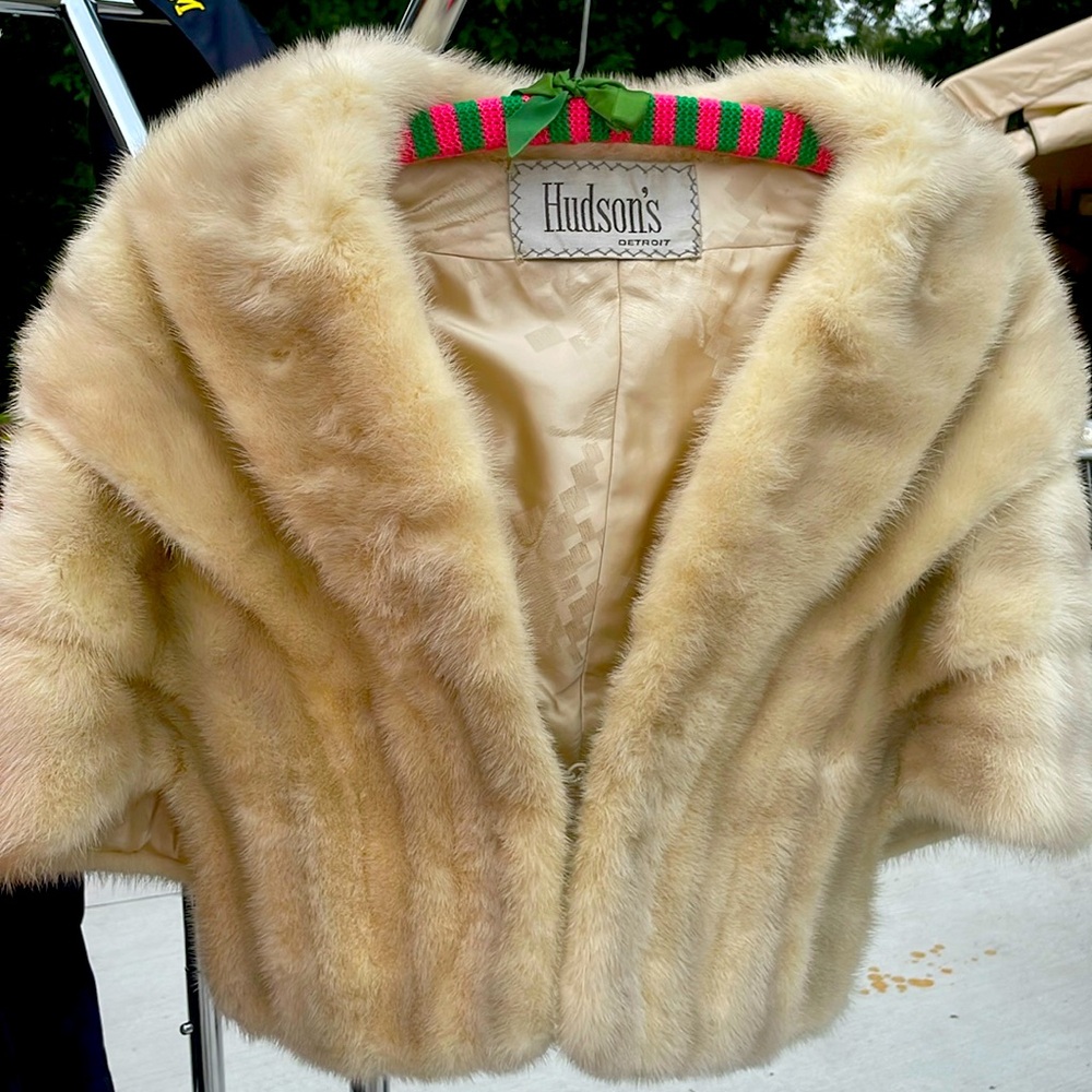 Hudson’s vintage crème authentic mink stole